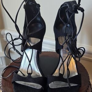 Stuart Weitzman  Legwrap Heels Sz 7.5